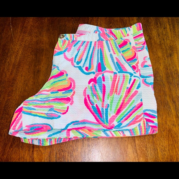Lilly Pulitzer Shorts 10 - Picture 3 of 6